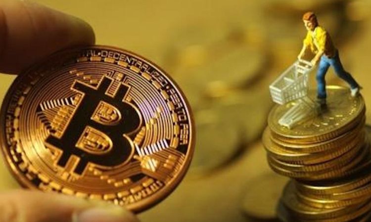 从资产配置角度看比特币投资：比特币是投机品还是避险资产？